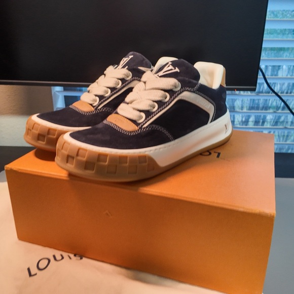 Louis Vuitton LV Tilted sneakers - Picture 4 of 4
